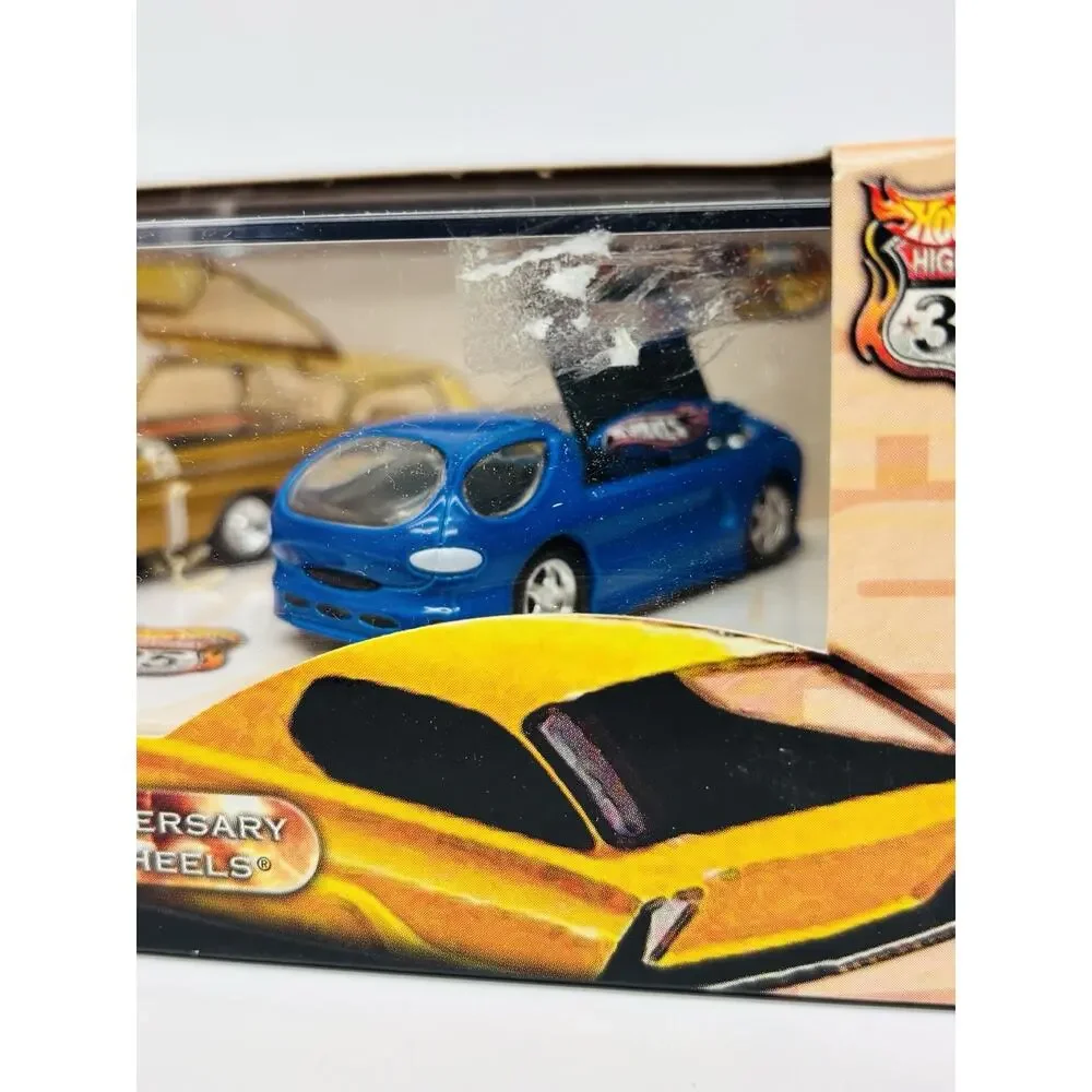 Hot Wheels 35th Anniversary Deora & Deora II Vehicle Set 57285 Sealed